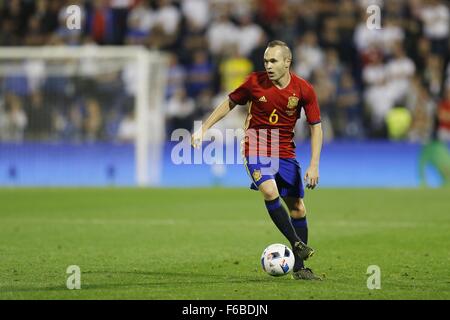 Alicante, Spanien. 13. November 2015. Andres Iniesta (ESP) Fußball: International friendly match zwischen Spanien 2-0 England an das Estadio José Rico Pérez in Alicante, Spanien. © Mutsu Kawamori/AFLO/Alamy Live-Nachrichten Stockfoto