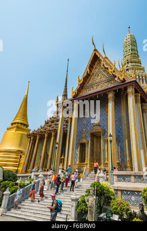 Wat Phra Kaeo, der Tempel des Smaragd-Buddha, Phra Mondop Bibliothek Phra Sri Rattana Chedi, Grand Palace, Bangkok Stockfoto