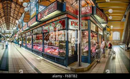 Wurst und Fleisch stand auf große Markthalle, Budapest, Ungarn Stockfoto