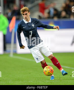 Paris, Frankreich. 13. November 2015. Frankreichs Antoine Griezmann in Aktion während der internationalen Fußball freundlich Frankreich Vs Deutschland in Paris, Frankreich, 13. November 2015. Foto: Thomas Eisenhuth/Dpa - NO-Draht-SERVICE-/ Dpa/Alamy Live News Stockfoto