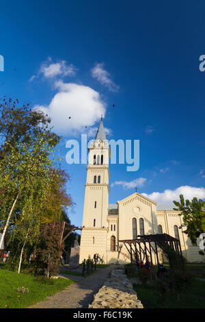 Katholische Kirche St. Joseph in Sighisoara, Rumänien wurde 1895 errichtet, es ist eines der ältesten Gebäude in der mittelalterlichen Stockfoto