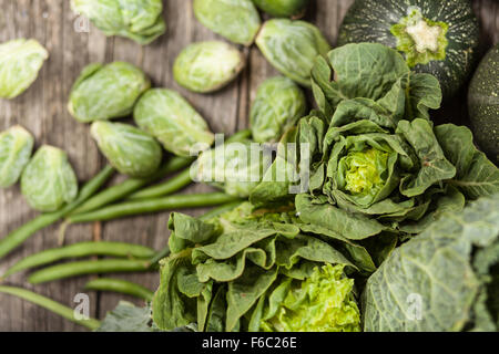 Sortiment von grünem Gemüse Stockfoto