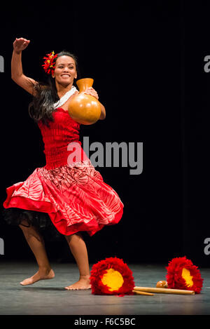 Halau bei Wai Ola aus San Jose, Hawaii, Durchführung am 27. Folkart internationale CIOFF-Folklore-Festival, Festival Lent, Maribor Stockfoto