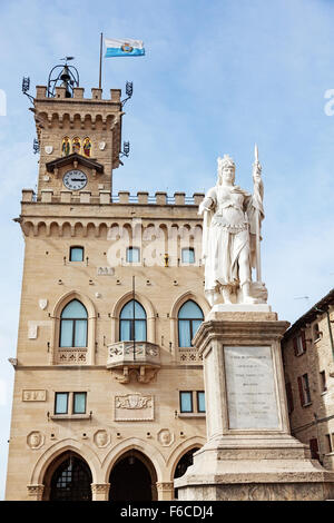 San Marino, Italien - 7. Oktober 2012: Statue of Liberty von Galletti am Freiheitsplatz Stockfoto