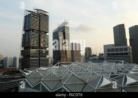 Das Dach der Suntec City in der Nähe von Marina Bay in Singapur. Stockfoto