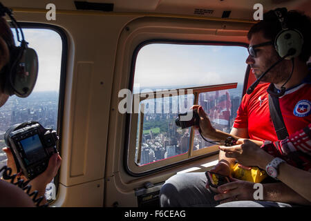 Im Hubschrauber über New York City Stockfoto
