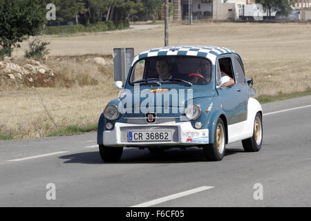 Klassische Seat 600 Auto treffen in Albacete, Spanien. Fiat Abarth. Stockfoto