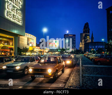 Nacht Autoverkehr, Kantstraße Straße, Berlin, Deutschland, Europa Stockfoto