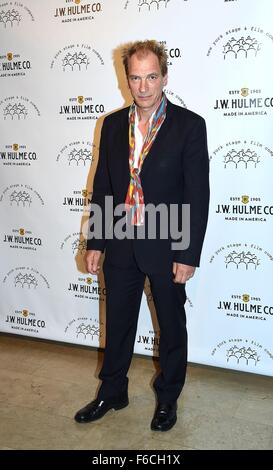 New York, NY, USA. 15. November 2015. Julian Sands im Ankunftsbereich für New Yorker Bühne und Film 2015 Gala, The Plaza Hotel, New York, NY 15. November 2015. © Kayla Reis/Everett Collection/Alamy Live-Nachrichten Stockfoto