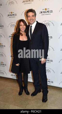 New York, NY, USA. 15. November 2015. Leslie Urdang, Jon Tenney im Ankunftsbereich für New Yorker Bühne und Film 2015 Gala, The Plaza Hotel, New York, NY 15. November 2015. © Kayla Reis/Everett Collection/Alamy Live-Nachrichten Stockfoto