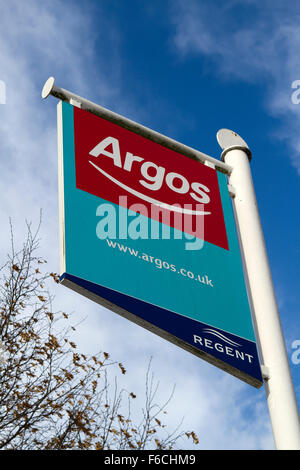 Große Marken Ladenkette Zeichen auf Regent Retail Park, Salford, UK Stockfoto