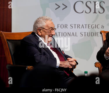 Washington DC, USA. 16. November 2015.  Henry Kissinger, ehemaliger Staatssekretär und nationaler Sicherheitsberater, spricht über Iran und dem Nahen Osten am Zentrum für strategische & International Studies (CSIS). Bildnachweis: B Christopher/Alamy Live-Nachrichten Stockfoto