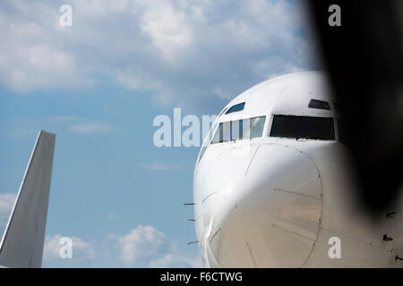 Alten Stil Düsentriebwerk Passagier Flugzeug Detail. Stockfoto