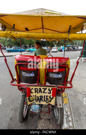 Rikscha, Rikscha Fahrer verrückt Charley, La Habana-Havanna, Nordamerika, Karibik Stockfoto