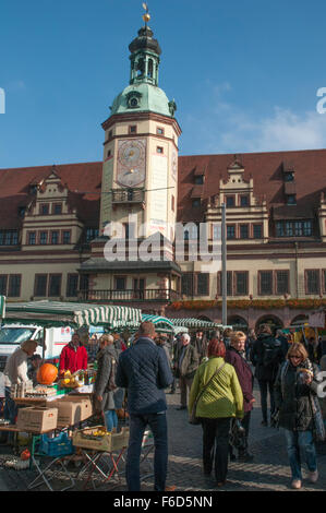 Wochenmarkt in Marktplatz, Leipzig, vor dem alten Rathaus (Altes Rathaus) Stockfoto