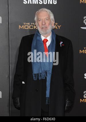 Los Angeles, CA, USA. 16. November 2015. bei der Ankunft für THE HUNGER GAMES: MOCKINGJAY – Teil2 - Ankünfte, Microsoft Theater, Los Angeles, CA 16. November 2015. Bildnachweis: Dee Cercone/Everett Collection/Alamy Live-Nachrichten Stockfoto