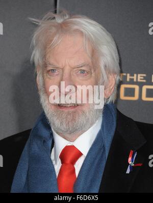 Los Angeles, CA, USA. 16. November 2015. bei der Ankunft für THE HUNGER GAMES: MOCKINGJAY – Teil2 - Ankünfte, Microsoft Theater, Los Angeles, CA 16. November 2015. Bildnachweis: Dee Cercone/Everett Collection/Alamy Live-Nachrichten Stockfoto