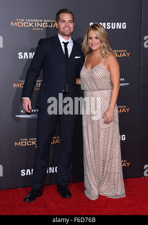 Los Angeles, Kalifornien, USA. 16. November 2015. Wes Chatham & Jenn Brown kommt für '' The Hunger Games: spöttisch Jay - Teil 2'' Los Angeles Premiere auf der Microsoft-Theater. Bildnachweis: Lisa O'Connor/ZUMA Draht/Alamy Live-Nachrichten Stockfoto