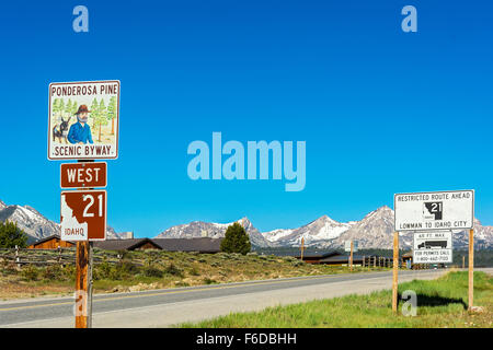 Idaho, Stanley, Ponderosa Pine Scenic Byway Zeichen, Highway 21 Stockfoto