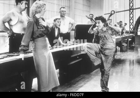 Datum der Freigabe: 25. Februar 1936. FILMTITEL: Neuzeit. STUDIO: Charles Chaplin-Produktionen. PLOT: Chaplins letzter "stiller" Film, voller Sound-Effekte, wurde gemacht, als alle anderen Tonfilm machte. Charlie stellt sich gegen die moderne Gesellschaft das Maschinenzeitalter (Credit Bild: Entertainment Bilder) Stockfoto