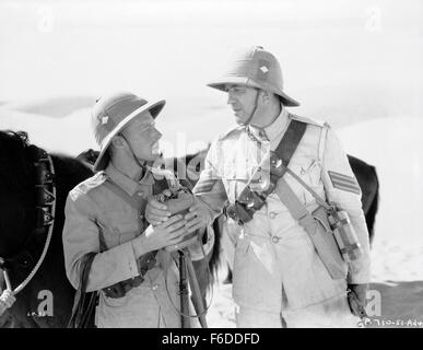 Datum der Freigabe: 16. Februar 1934. FILMTITEL: Die verlorene Patrouille. STUDIO: RKO Radio Pictures. PLOT: Eine Welt Krieg ich British Army Patrol ist die Überquerung der Mesopotomian Wüste wann ihren befehlshabenden Offizier, der einzige, der kennt ihr Ziel wird durch die Kugel des unsichtbaren Banditen getötet. Die Patrouille Feldwebel hält sie Richtung Norden auf der Annahme, dass sie ihre Brigade getroffen werden. Sie beenden die Nacht in einer Oase und erwacht am nächsten Morgen um ihre Pferde gestohlen, ihre Wache tot, die Oase und das Überleben schwer. Im Bild (Bild Kredit: Entertainment Bilder) Stockfoto