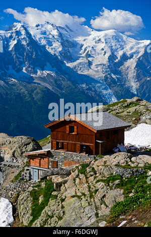 Berghütte Refuge du Lac Blanc, Blick Richtung Mont Blanc-Massivs, Chamonix, Alpen Savoie, Departement Haute-Savoie, Frankreich Stockfoto