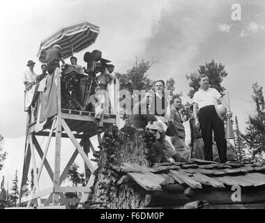 Erscheinungsdatum: 23. Februar 1940. FILMTITEL: Nordwest-Passage. STUDIO: Metro-Goldwyn-Mayer (MGM). PLOT: Basierend auf dem Kenneth Roberts Roman mit dem gleichen Namen, erzählt dieser Film die Geschichte zweier Freunde, die Rogers' Rangers beitreten wie die legendäre Elitetruppe den Feind während des Franzosen- und Indianerkrieges greift. Der Film konzentriert sich auf ihre berühmten Überfall auf Fort St. Franziskus und ihre Marken vor und nach der Schlacht. IM BILD:. Stockfoto