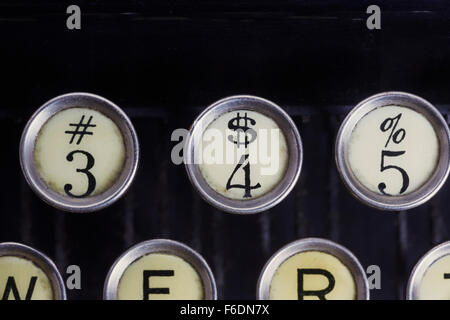 345 Zahlen auf Schreibmaschinentastatur Stockfoto
