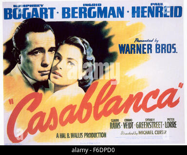 Erscheinungsdatum: 23. Januar 1943. FILMTITEL: Casablanca. STUDIO: Warner Bros Pictures. PLOT: In dem zweiten Weltkrieg Casablanca läuft Rick Blaine, im Exil lebenden amerikanischen und ehemalige Freiheitskämpfer, die beliebtesten Nachtlokal in der Stadt. Der zynischen Einzelgänger Blaine kommt in den Besitz von zwei wertvolle Briefe des Transits. Als Nazi-Major Strasser in Casablanca ankommt, tut die kriecherischen Polizei Captain Renault was er kann, um ihm zu gefallen, einschließlich Inhaftierung von tschechischen u-Bahn Führer Victor Laszlo. Viel zu Ricks Überraschung, Lazslo kommt mit Ilsa, Ricks eine Zeit Liebe. Rick ist sehr bitter in Richtung Ilsa, wer Stockfoto