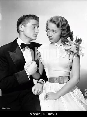 Datum der Freigabe: 15. August 1946. FILMTITEL: Urlaub in Mexiko. STUDIO: Metro-Goldwyn-Mayer (MGM). PLOT:. Im Bild: RODDY MCDOWALL als Stanley Owen und JANE POWELL als Christine Evans. Stockfoto