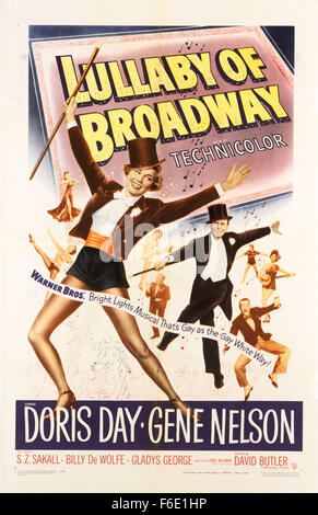 Erscheinungsdatum: 26. März 1951. FILMTITEL: Lullaby of Broadway. STUDIO: Warner Bros Pictures. PLOT: Hübsche Melinda Howard hat im Ausland mit einer musikalischen Truppe gesungen. Sie beschließt, zurück nach Hause, ihre Mutter zu überraschen, wen sie denkt ein erfolgreichen Broadway-Star mit einem Herrenhaus in Manhattan ist. Sie weiß nicht, dass ihre Mutter tatsächlich eine ausgebrannte Kabarettsängerin mit viel Liebe zum Whisky ist. Wenn sie in der Villa eintrifft, ist sie von den beiden Dienerinnen, die Freunde ihrer Mutter das Haus gehört eigentlich Adolph Hubbell, einen gutherzigen Broadway-Produzent, der auch hineingezogen wird genommen die Stockfoto