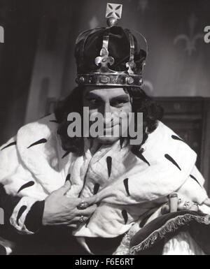 Erscheinungsdatum: 11. März 1956. FILMTITEL: Richard III. STUDIO: London Film Productions. PLOT: Richards militärische Fähigkeiten haben dazu beigetragen, sein älteren Bruder Edward auf den Thron von England. Aber Neid und Groll zu Richard, die Krone für sich selbst zu suchen, und er einen langwierigen und sorgfältig berechneten Plan mit Täuschung, Manipulation und geradezu Mord begreift um sein Ziel zu erreichen. Bald hat seine Plotten turbulente Folgen für sich selbst und für England. Im Bild: CEDRIC HARDWICKE als König Edward IV. von England. Stockfoto