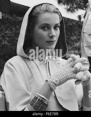 17. Juli 1956; NEWPORT, RI, USA; Schauspielerin GRACE KELLY als Tracy Samantha Herrn in der "High Society". Stockfoto