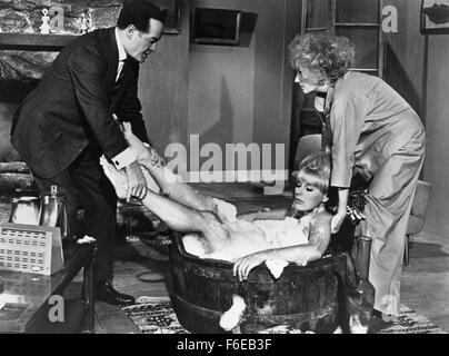 1. Januar 1960 - Bob Hope, Phyllis Diller und Elke Sommer am Set des Films, Boy, erhalte ich eine falsche Nummer, 1966 (Bild Kredit: C Glasshouse/Unterhaltung Bilder) Stockfoto