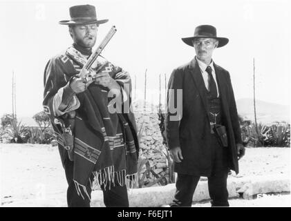 10. Mai 1967; Madrid, Spanien; Schauspieler CLINT EASTWOOD (links) Stars wie Monco und LEE VAN CLEEF als Colonel Mortimer in Sergio Leone gerichtet westlichen Drama "Für ein paar Dollar mehr." Stockfoto