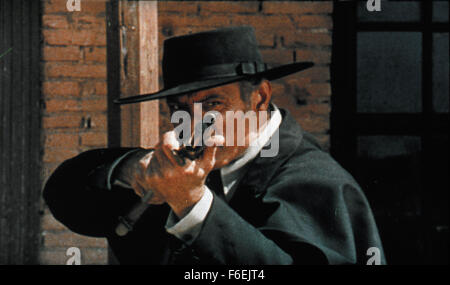 10. Mai 1967; Madrid, Spanien; Schauspieler LEE VAN CLEEF als Colonel Mortimer in Sergio Leone gerichtet westlichen Drama "Für ein paar Dollar mehr." Stockfoto