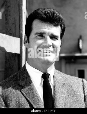 22. Oktober 1969; Los Angeles, Kalifornien, USA; Schauspieler JAMES GARNER als Philip Marlowe in "Marlowe". Unter der Regie von Blake Edwards. Stockfoto