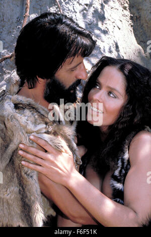 Erscheinungsdatum: 17. April 1981 Film Titel: Caveman STUDIO: Turman-Foster FIRMENCHEF: Carl Gottlieb PLOT: ein Höhlenmensch sinnt auf Rache an einem viel größeren Konkurrenten um die Hand einer schönen Cavewoman Bild: RINGO STARR stars wie Atouk und BARBARA BACH als Lana (Credit Bild: C Turman-Foster-Firma/Entertainment-Bilder) Stockfoto