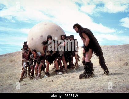 Erscheinungsdatum: 17. April 1981 Film Titel: Caveman STUDIO: United Artists Direktor: Carl Gottlieb PLOT: ein Höhlenmensch sinnt auf Rache an einem viel größeren Konkurrenten um die Hand einer schönen Cavewoman Bild: JOHN MATUSZAK als Tonda (Credit Bild: C United Artists/Entertainment Pictures) Stockfoto