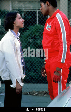 13. August 1982; Los Angeles, Kalifornien, USA; ROBERT ROMANUS und FOREST WHITAKER als Mike Damone und Charles Jefferson in der Komödie "Fast Times at Ridgemont High" unter der Regie von Amy Heckerling Stern. Stockfoto