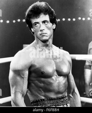 Erscheinungsdatum: 28. Mai 1982 Film Titel: Rocky III Direktor: Sylvester Stallone STUDIO: United Artists PLOT: Wenn Rocky wird von einem brutalen Herausforderer besiegt, Apollo Creed bietet ihm umschulen, um seinen Kampfgeist Bild zurückzugewinnen: SYLVESTER STALLONE als Rocky Balboa (Credit Bild: C United Artists/Entertainment Pictures)) Stockfoto