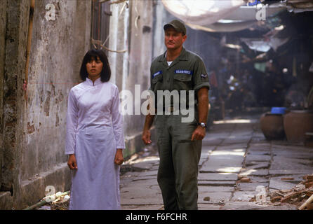 23. Dezember 1987; BANGKOK, Thailand; Schauspieler ROBIN WILLIAMS Stars wie A2C Adrian Cronauer in "Good Morning Vietnam." Stockfoto