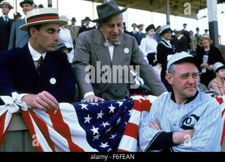 Sep 02, 1988; Chicago, IL, USA; JOHN MAHONEY (unten rechts) als "Kid" William Gleason im Sport, Drama, Geschichte Film "Acht Männer Out" unter der Regie von John Sayles. Stockfoto