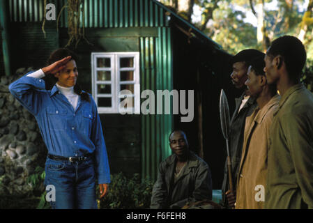 Erscheinungsdatum: 23. September 1988. FILMTITEL: Gorillas im Nebel: die Geschichte der Dian Fossey. STUDIO: Universal Pictures. PLOT: Sigourney Weaver stars wie Dian Fossey in dieser wahren Geschichte über Fossey Studie von Gorillas und ihre Bemühungen um die Dezimierung der vom Aussterben bedrohten Affen zu stoppen. Im Bild: SIGOURNEY WEAVER als Dian Fossey. Stockfoto