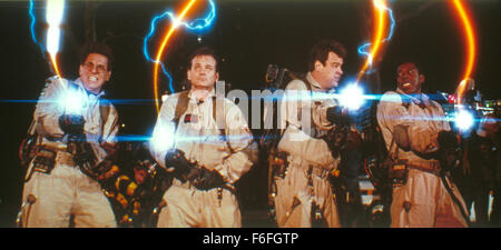 Datum der Freigabe: 16. Juni 1989. FILMTITEL: Ghostbusters II. STUDIO: Columbia Pictures. PLOT: Sidelined für fünf Jahre seit ihrer spektakulären speichern (ein in der Nähe von Zerstörung) von New York City, damals die Superstars der übernatürlichen Feder in Aktion, als Säuglingssohn Single-Mutter Dana Barrett (Sigourney Weaver) das Ziel, eine dämonische Kraft wird. Wieder vereint mit der No-Nonsense-Zeddemore (Ernie Hudson), nerdy kurzsichtigen Louis (Rick Moranis) und ihre immer fleißig Sekretärin Janine (Annie Potts), müssen die Helden des Jenseits zu einem riesigen unterirdischen Fluss von Sli stoppen Stockfoto