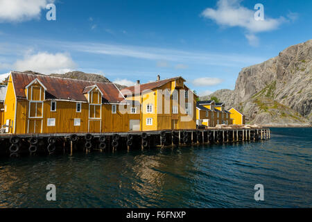 Malerischen Dorf Nusfjord auf den Lofoten Inseln, Norwegen, beliebtes Touristenziel Stockfoto