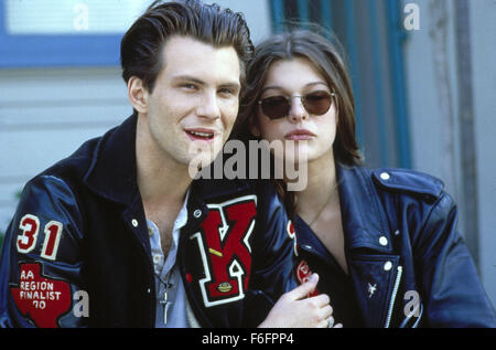 10. Januar 1992; San Francisco, CA, USA; Schauspieler CHRISTIAN SLATER Stars wie George Kuffs und MILLA JOVOVICH als Maya Carlton in der Bruce A. Evans gerichtet Action-Komödie, "Kuffs." Stockfoto