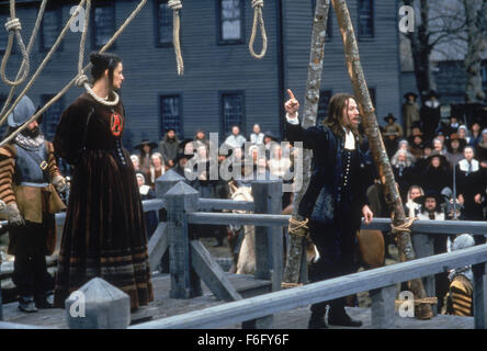 11. November 1994; BC, Kanada; Schauspieler GARY OLDMAN als Reverend Arthur Dimmesdale und DEMI MOORE als Hester Prynne in "The Scarlet Letter". Regie: Roland Joffe. Stockfoto