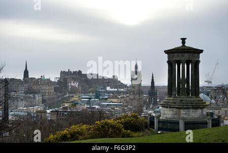 Blick auf Edinburgh Castle vom Calton Hill Stockfoto