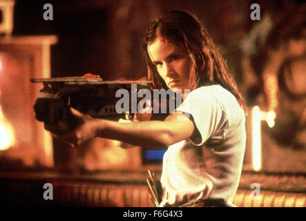 19. Januar 1996; Los Angeles, Kalifornien, USA; Schauspielerin JULIETTE LEWIS als Stars wie Kate Fuller in "From Dusk Till Dawn." Stockfoto